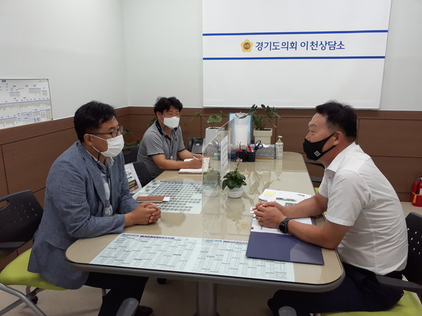 ▲ 김인영 의원, 가뭄 피해 지원 위한 경기도 성립전 예산편성 논의 모습.