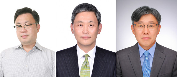 ▲ 문재인 대통령은 24일 오전 청와대 시민참여비서관에 강권찬(왼쪽부터) 현 대통령비서실 기획비서관실 선임행정관, 신남방·신북방비서관에 김정희 현 산업통상자원부 통상교섭실장, 국토교통비서관에 김이탁 현 국토교통부 중앙토지수용위원회 상임위원을 내정했다. /뉴시스