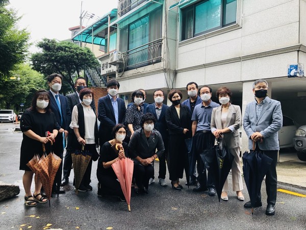 ▲ 이종환 서울시의원, 유인애 강북구의원, 김미임 강북구의원, 현장 방문 단체사진.