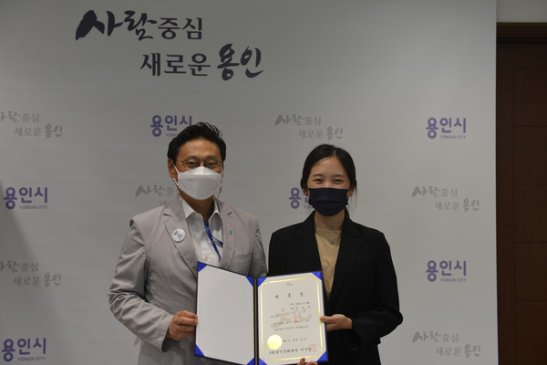 ▲ (좌)임용식 1부시장, (우)이소연PM.