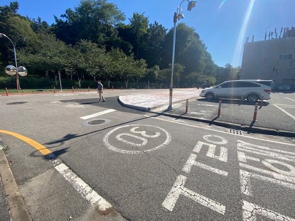 적극행정으로 월미공원 서문 앞 담장철거-공사후