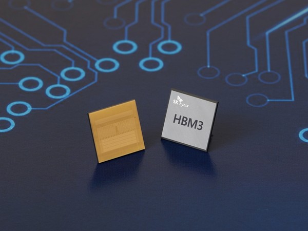 ▲ SK하이닉스가 업계 최초로 개발한 HBM3 D램.