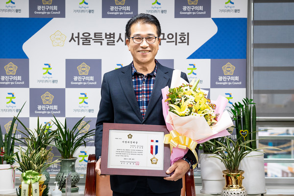 ▲ 지방의정대상을 수상한 안문환 의원.