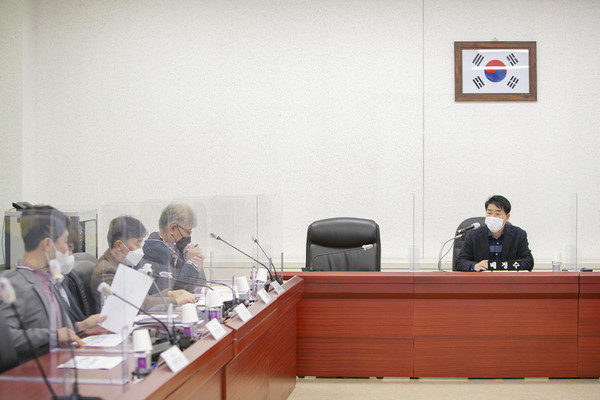 ▲ 화성시의회 배정수 도시건설위원장, 장애인 보행환경 개선을 위한 간담회 개최