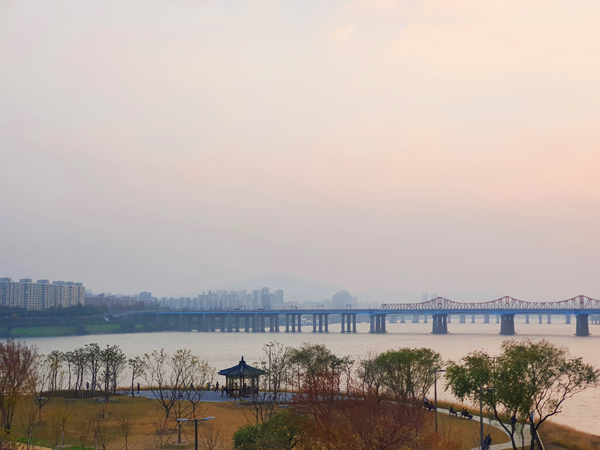 ▲ 뚝섬 해넘이쉼터.