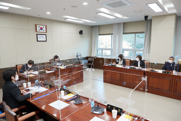 ▲ 경제환경위원회 행정사무감사.