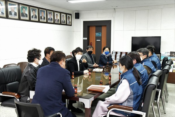 ▲ 여주시의회-전국공무원노동조합 여주시지부 집행부 간담회.