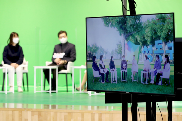 ▲ 마치 서울숲에서 열린 것과 같은 영상을 연출했다.