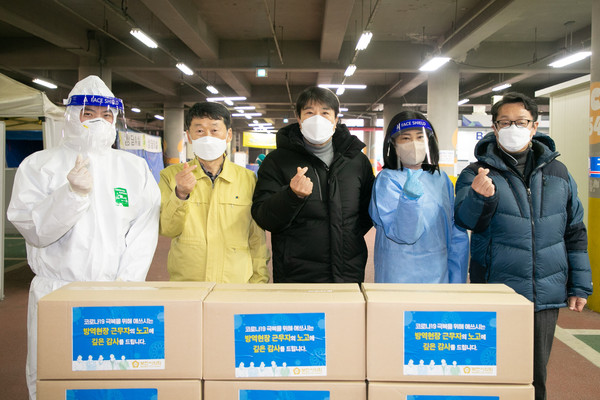 ▲ 부천종합운동장 선별진료소 방문 모습.
