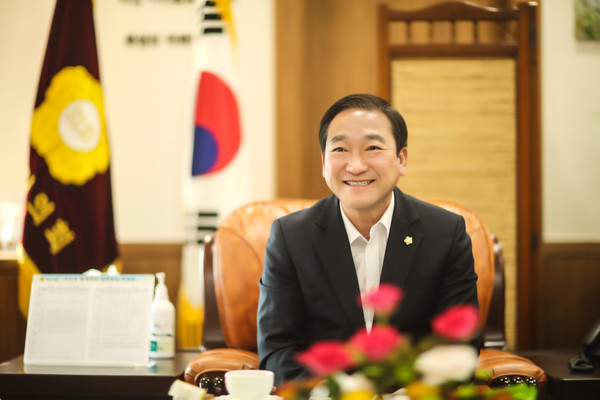 ▲ 원유민 의장.