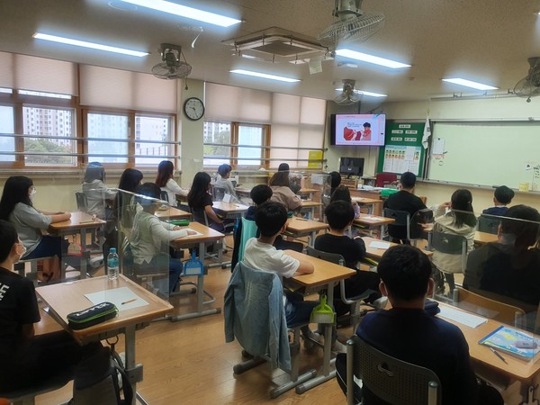 ▲ 인터넷·스마트폰 과의존 예방·해소 사업.