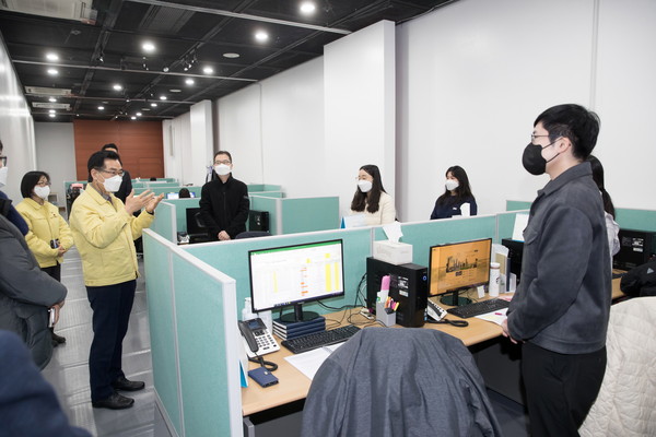 ▲ 영등포구의회, 코로나19 재택치료 전담반 격려 방문.