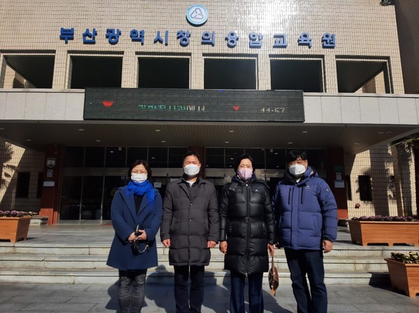▲ 교육기획위, 부산광역시창의융합교육원 현장 방문 모습.