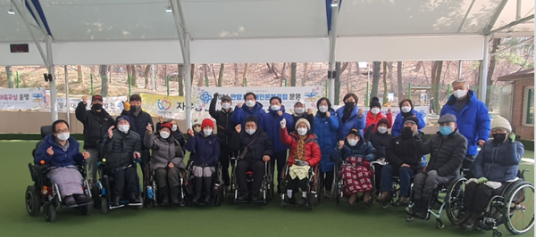 ▲ 전동보조기기 사용 시민들과의 간담회.