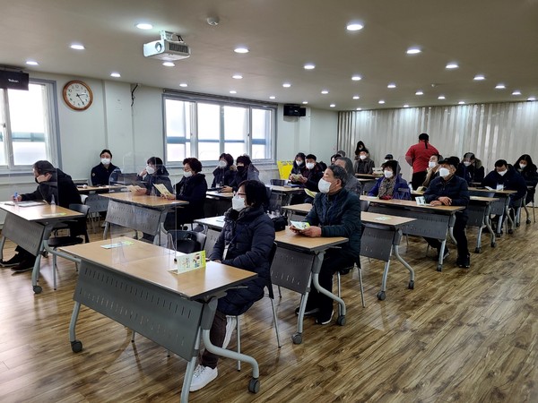 기초교육 수강생 화수2동 도시재생 선진지 견학