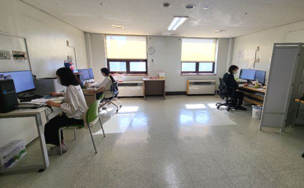 ▲ 동작구 내 관리의료기관에서 ‘고위험 집중관리군’의 모니터링을 실시하는 모습.