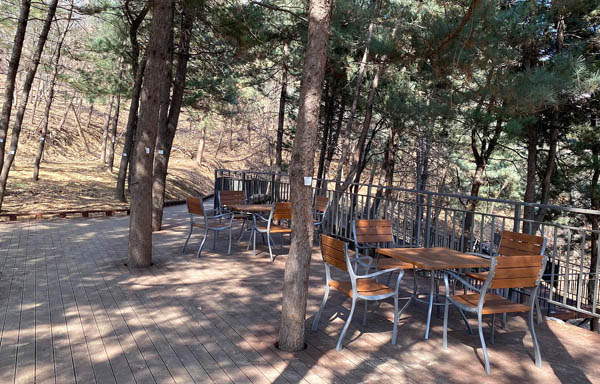 ▲ 걷고 싶은 매봉길 쉼터.