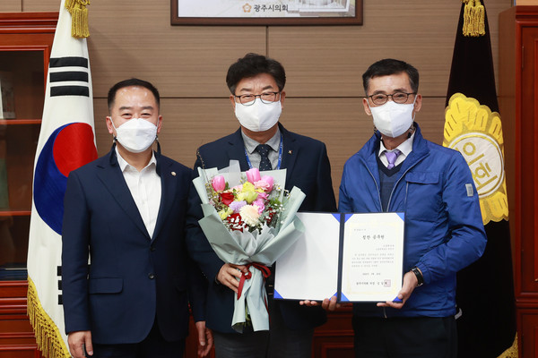 ▲ 3월 칭찬공무원 선정 기념사진.