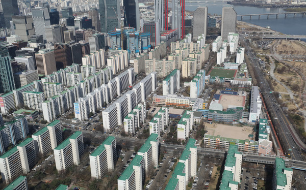 ▲ 여의도 아파트 단지 일대 전경. /뉴시스