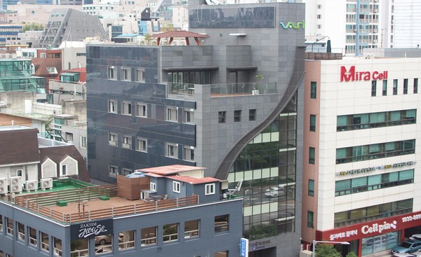 ▲ 서울시 건물일체형 태양광(BIPV) 보급 사례.