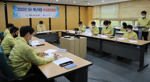 ▲ 중대재해 발생 대비 비상모의훈련 모습.
