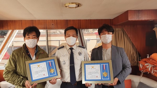 ▲ 화재진압 민간 유공자 표창 수여 기념사진 촬영.