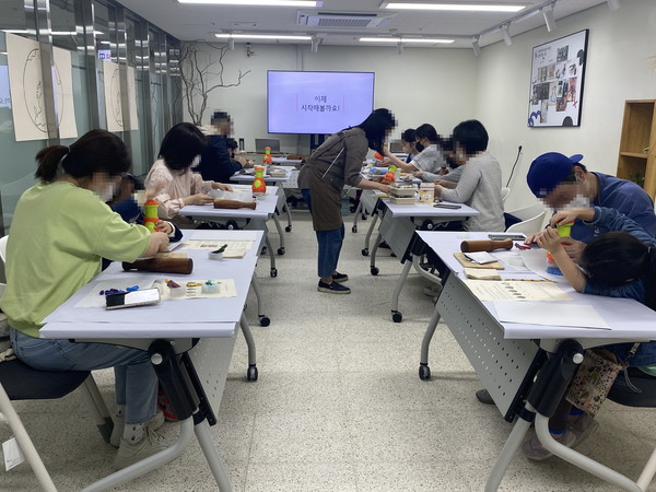 ▲ 성남 아티잔 창작 클래스 현장사진.