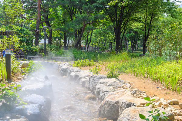 ▲ 안양천 실개천 산책로 쿨링포그(Cooling-Fog).