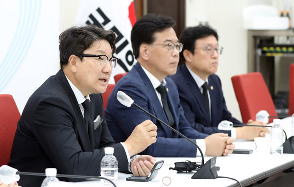 ▲ 발언하는 권성동 원내대표. /뉴시스