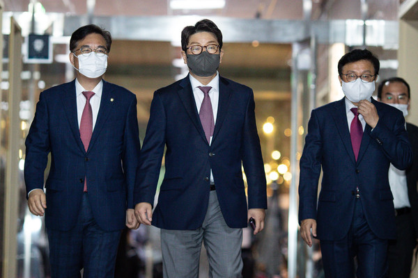 ▲ 회동 참석하는 권성동 국민의힘 원내대표. /뉴시스