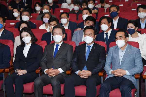 ▲ 더불어민주당 지도부. /뉴시스