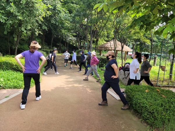 ▲ 양천구 건강도시학교 걷기동아리 활동 모습.