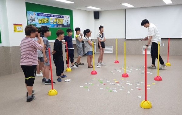 ▲ 2019년 드림스타트센터에서 과학 진로탐색 프로그램을 진행한 모습.