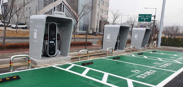 ▲ 강남구 밤고개로 공영주차장 전기차 충전소.