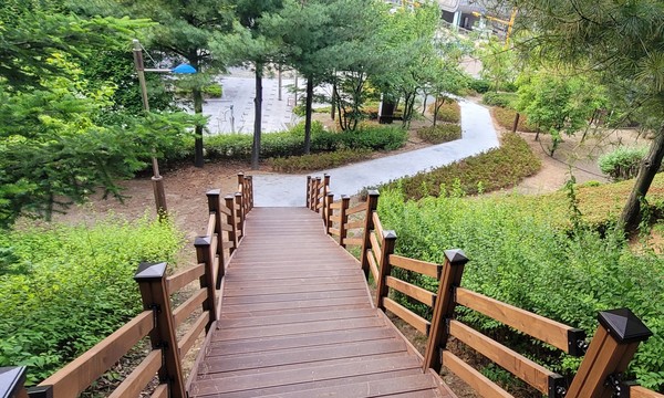 ▲ 호구포근린공원 시설 정비 완료 모습.