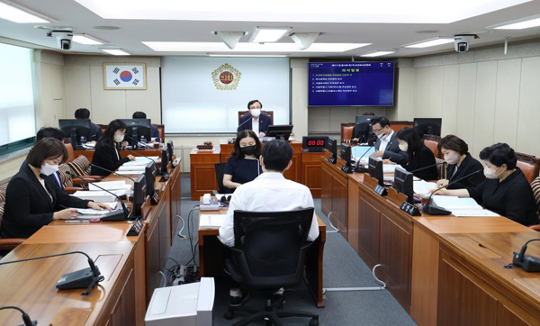 ▲ 업무보고 받는 서울시의회 보건복지위원회.