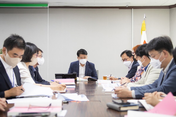 ▲ 강범석 구청장 업무보고 진행 모습.