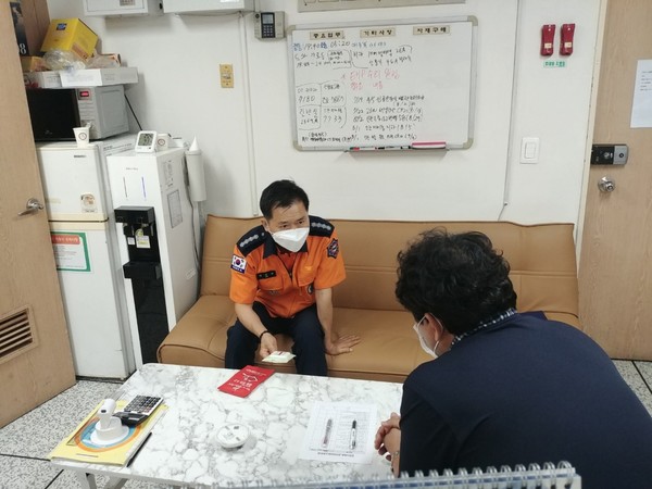 ▲ 혈액투석병원 화재안전컨설팅 진행 모습.