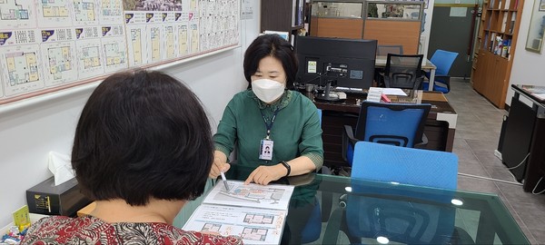 ▲ 신분증 패용 사진.
