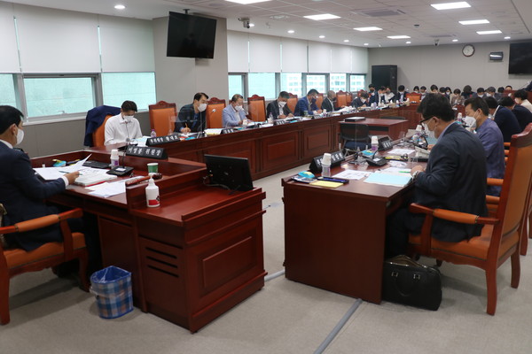 ▲ 문체위, 집행부·공공기관 주요사업 설명회.