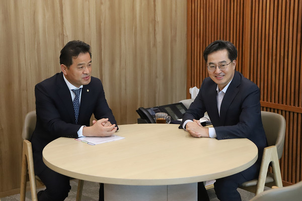 ▲ 김동연 경기도지사 만난 임종성 도당위원장.