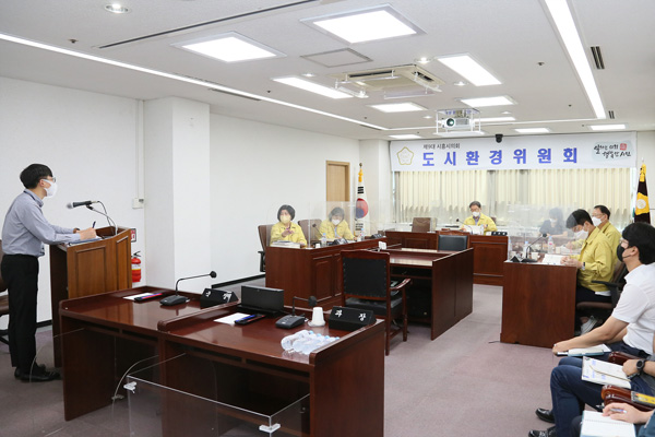 ▲ 도시환경위원회 보고회모습.