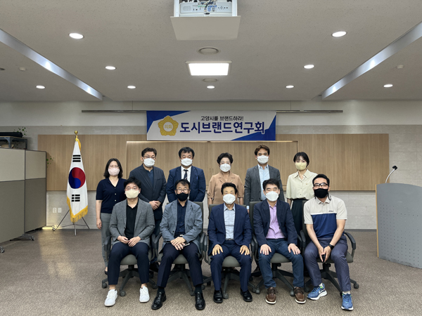 ▲ 세미나 사진 기념촬영.