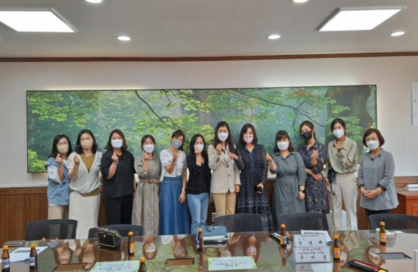 ▲ 교육현장 의견수렴 위한 간담회 단체사진.