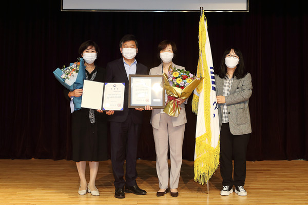 ▲ 양성평등 정책 추진 우수기관 표창 수상 기념사진.