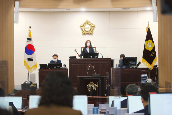 ▲ 제215회 제1차 정례회.