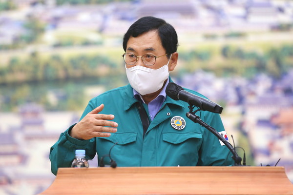 ▲ 주낙영 경주시장, 힌남노 피해 및 복구상황 브리핑 진행중인 모습.