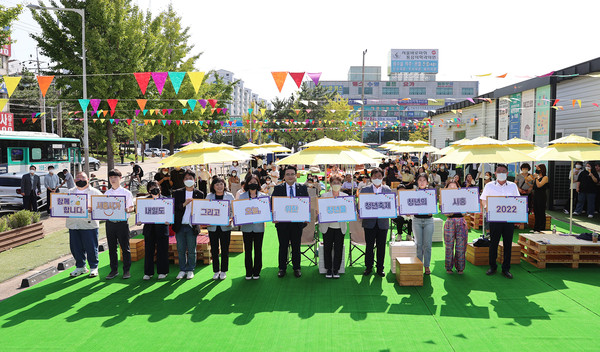 ▲ 청년 축제 단체 사진.