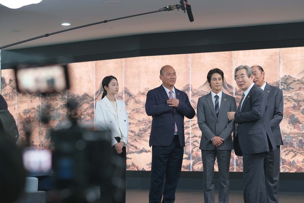 ▲ 웹드라마 촬영 현장(좌측부터 서지수, 김준배, 정태우, 송민형, 염동헌 배우).