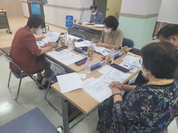 ▲ 민선8기 미추홀구 공약이행평가단 2차 회의.